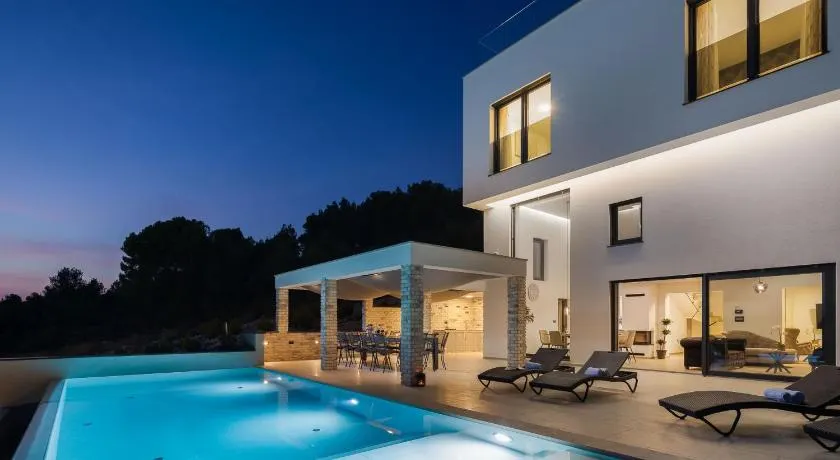 Voll ausgestattetes Ferienhaus mit Garten, Sauna und Terrasse - Image 1