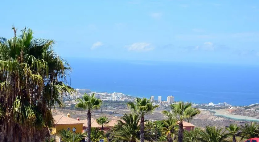 Superlative apartment with spectacular ocean views - Image 1