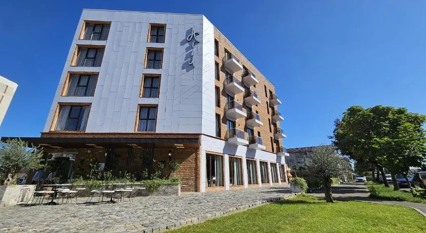 Hotel Aria Suites - Image 1