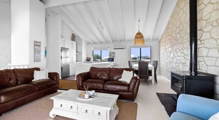 Relaxing Getaway Beachfront Access Multi Family Pets Mandurah - Image 1