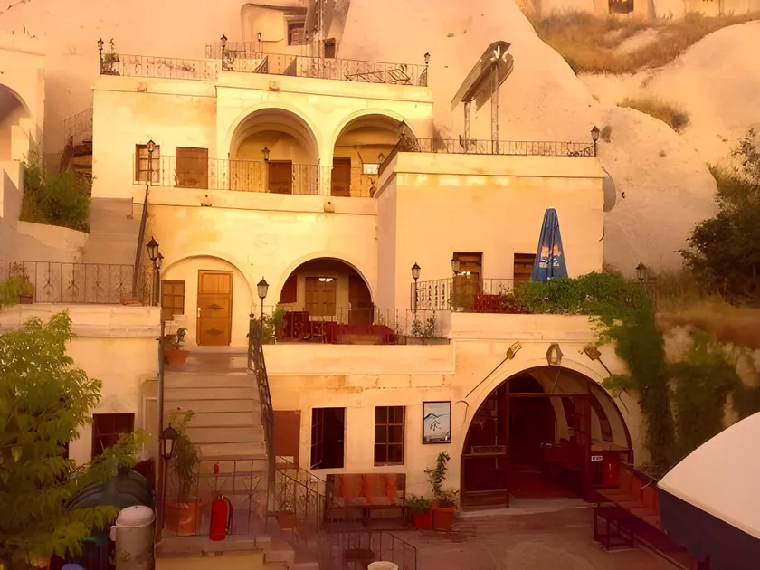 Asteria Cave Hotel - Image 1