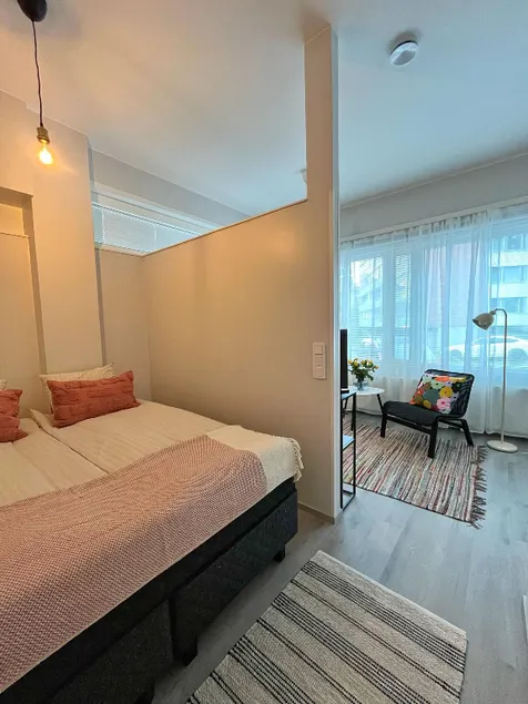 Stylish 47m2 Studio with Private Entrance - Image 1