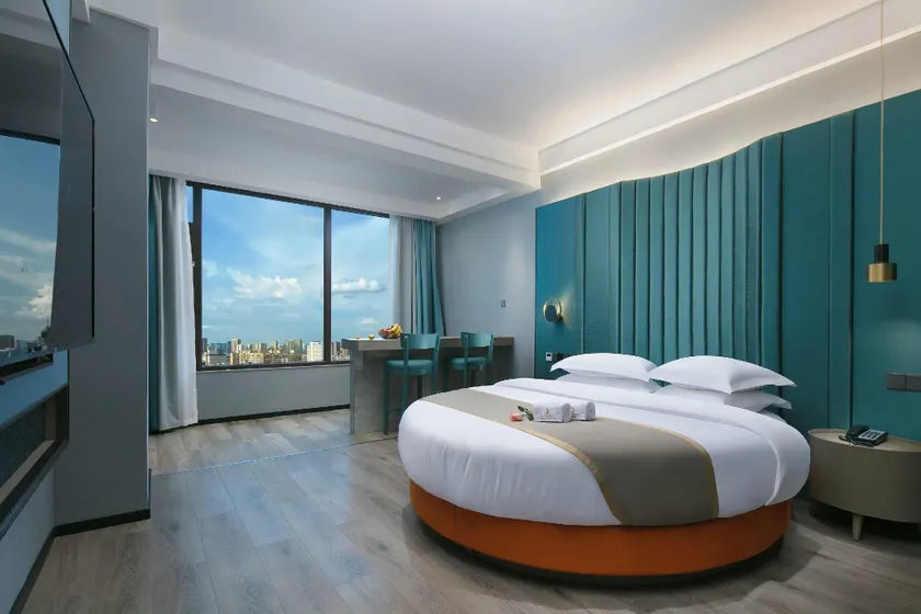 Daems Grand Hotel(Yuanjiang Rainbow island) - Image 1