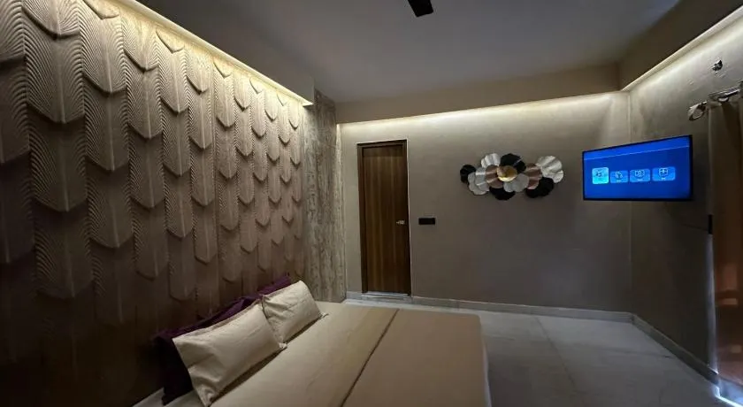 Desire Courtyard - Image 1