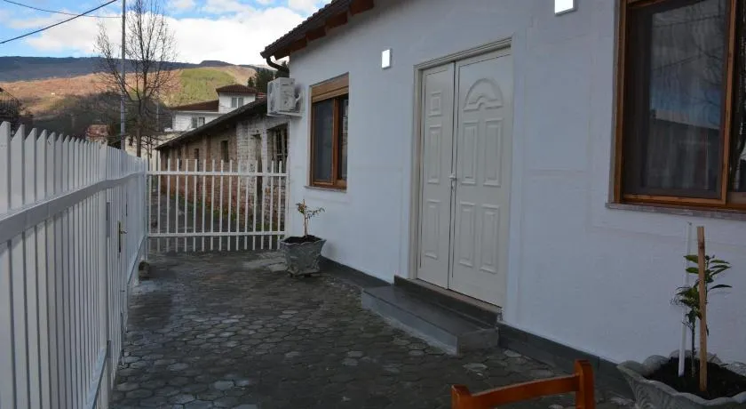 Guest House Cela - Image 1