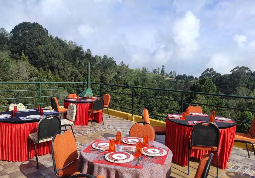 Habba Kadal Kashmiri Heritage Hotel & Hub - Image 1