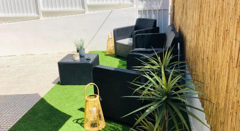 City Break-Quiet House with Private Patio - Image 1
