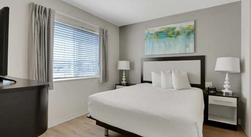 Simplicity At the Rim 1302 I Comfy 3 Bed 2 Bath - Image 1