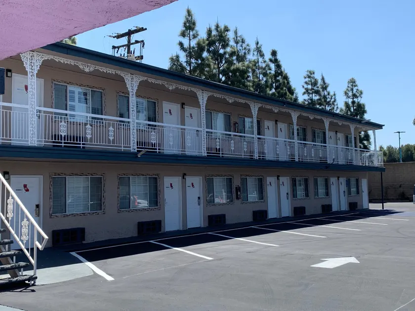 Riviera Motel - Image 1
