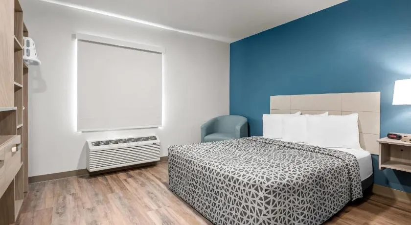 WoodSpring Suites Lancaster North - Image 1