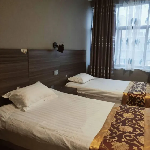 Ningling Longxing Express Hotel - Image 1