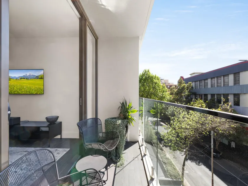 Modern Surry Hills 1 B/Room walk to Central - Image 1