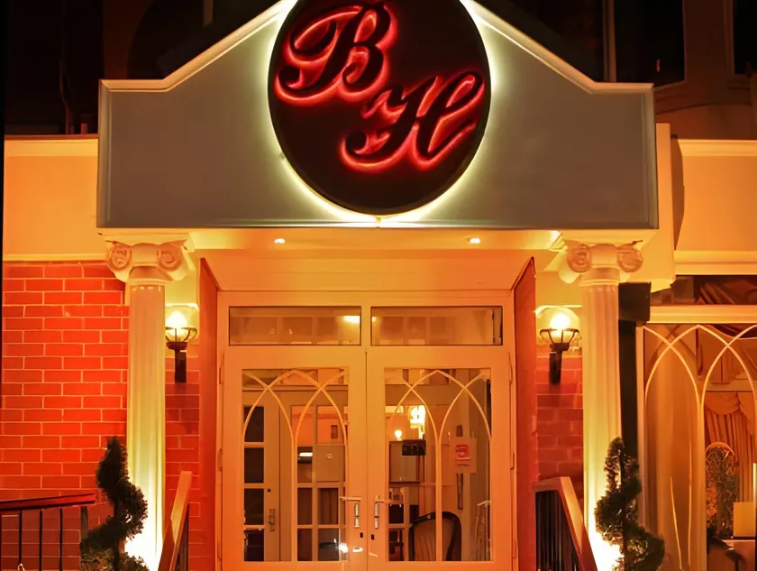 Bedford Hotel - Image 1