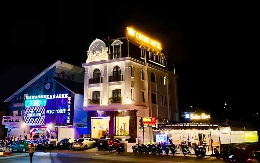 Crown Dalat Hotel - Image 1