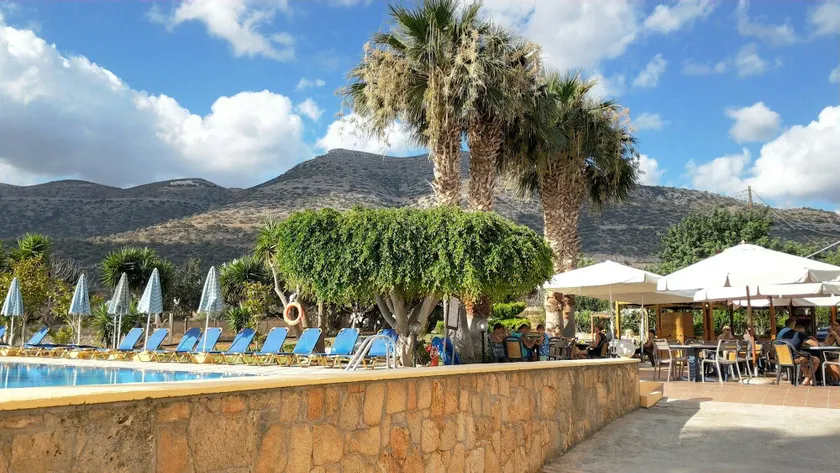 Paloma Garden Hotel - Image 1