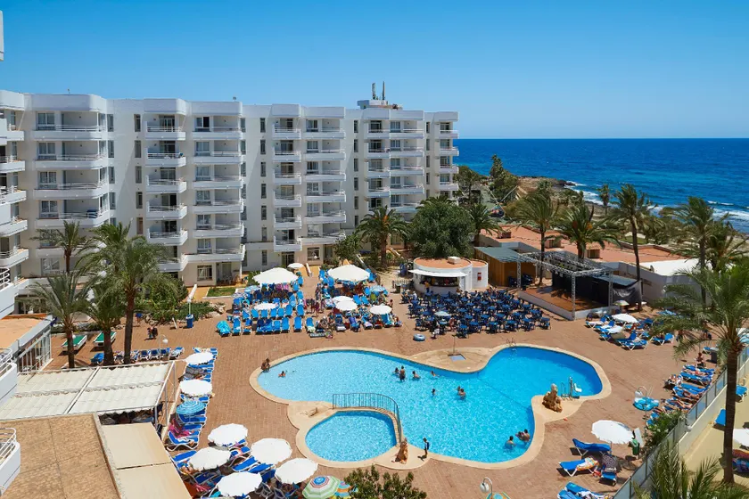 Hotel Palia Sa Coma Playa - Image 1