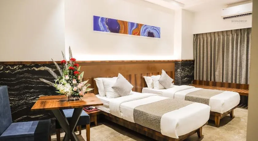 Hotel Paradise Ahilyanagar - Image 1