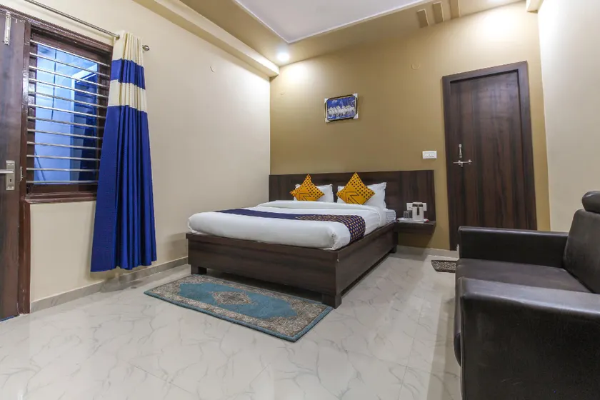 OYO 65287 Ns Guest House - Image 1
