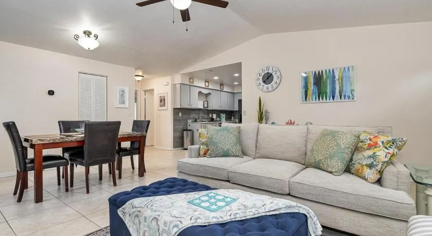 Beachy Retreat - Atlas Duplex - Image 1