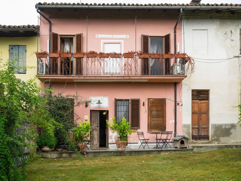 Pleasant Holiday Home in Mombello Monferrato with Whirlpool - Image 1