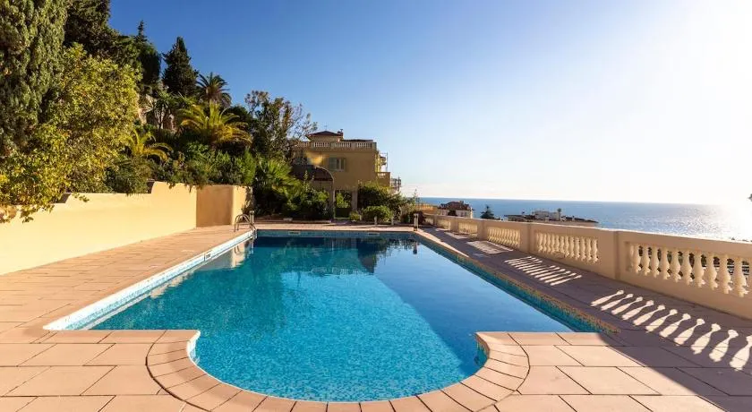 Apartment with large terrace & sea view over Nice - Image 1