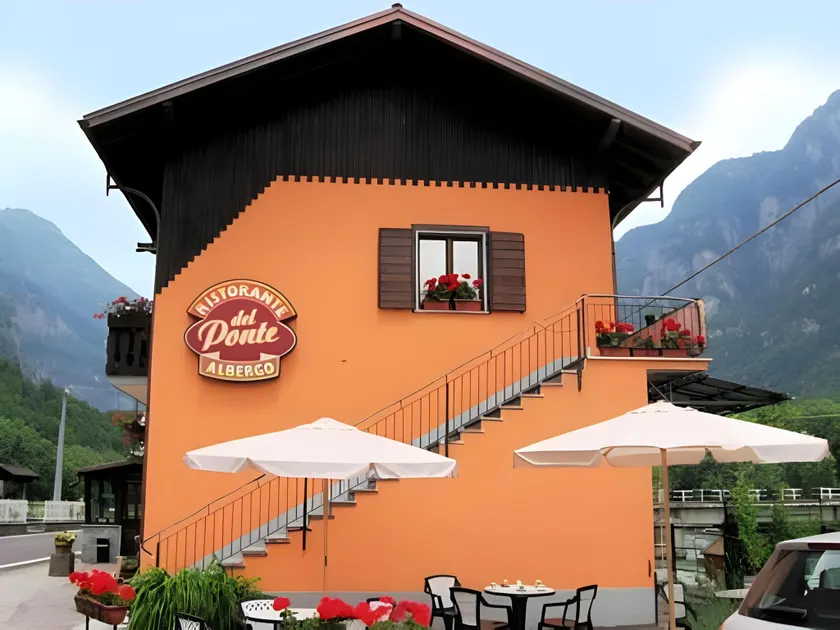 Albergo Ristorante Pizzeria DEL PONTE - Image 1