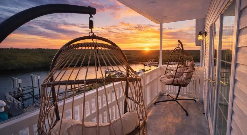 UltraLuxury Stays Sleeps 22 Tampa FL - Image 1