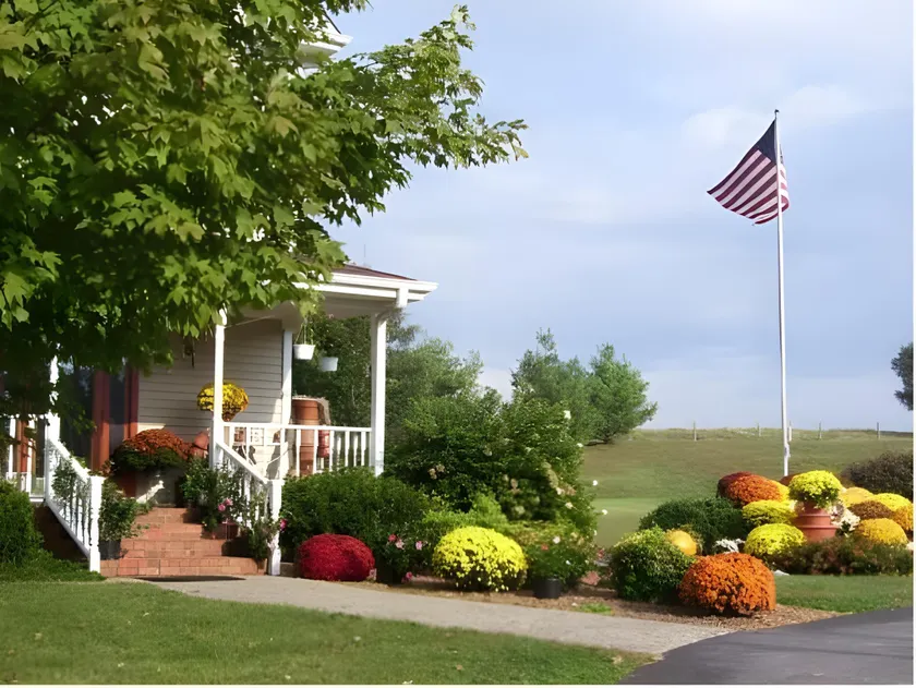 Four Seasons Country Inn - Image 1