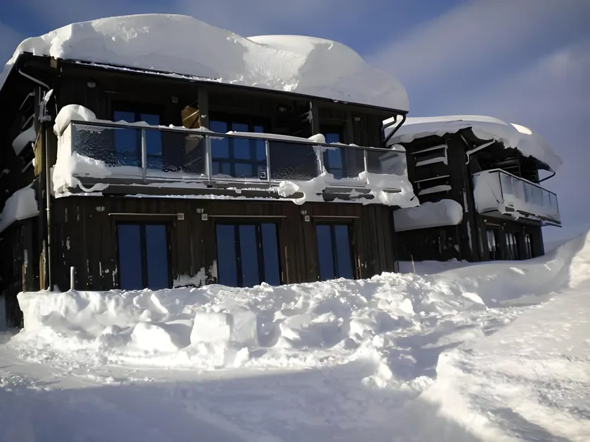 Arctic Lodge - Image 1
