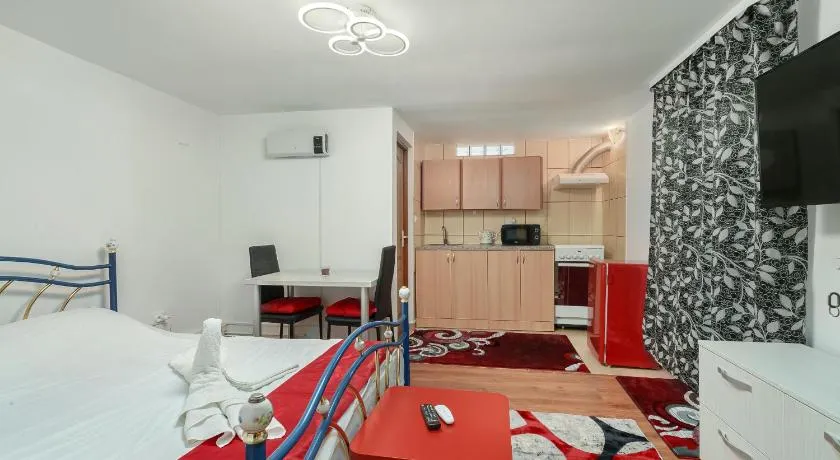 Stone Gate Apartment #3 - Image 1