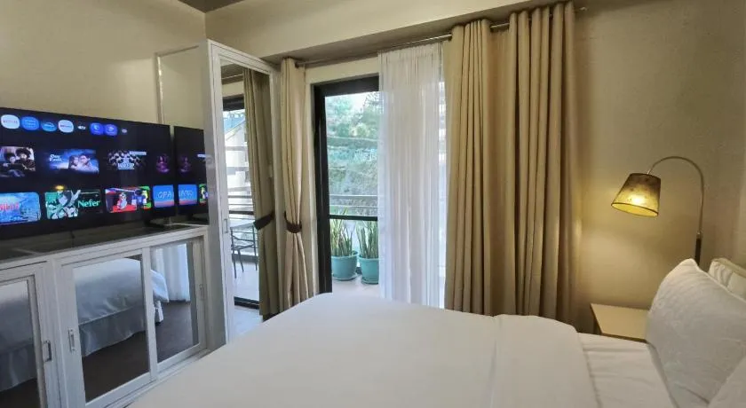 Eya's Staycation 2bedrooms condo near tourist spots with parking - Image 1