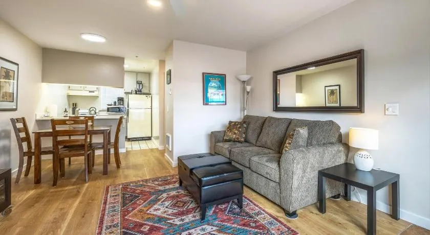 15 Lodge - Image 1