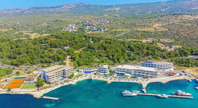 Perla Resort - Image 1