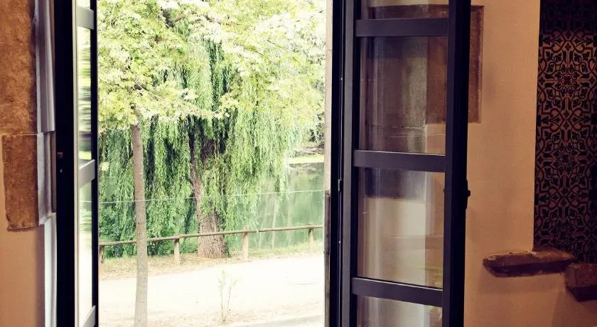 The Riverside Lodge Old Town Girona - Image 1