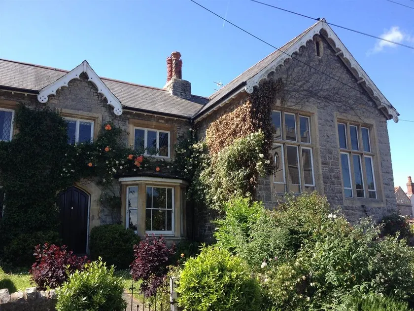 The School House - Image 1
