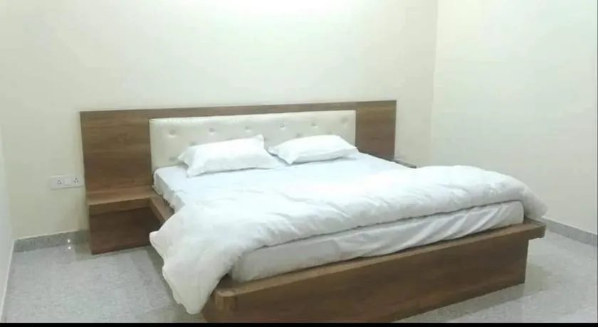 Hotel Anant Royal - Image 1