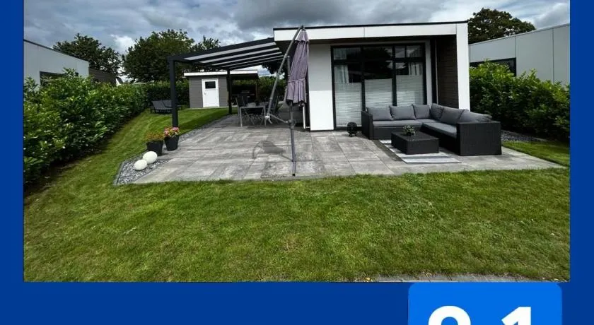 Ferienhaus / Chalet / Bungalow am See, Holland, Niederlande, Lathum - Image 1