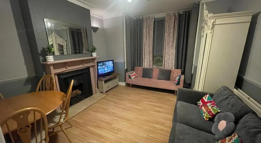 Croydon 1 bedroom Apartment - Image 1