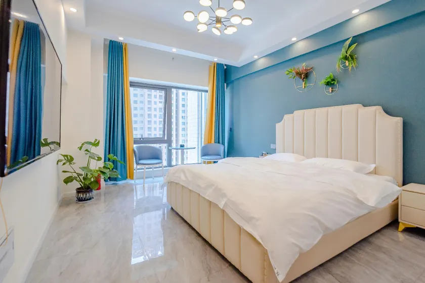 Which hotel (Baolong Plaza branch) should I go to? - Image 1