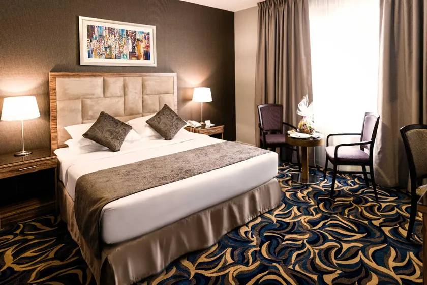 Emirates Plaza Hotel - Image 1