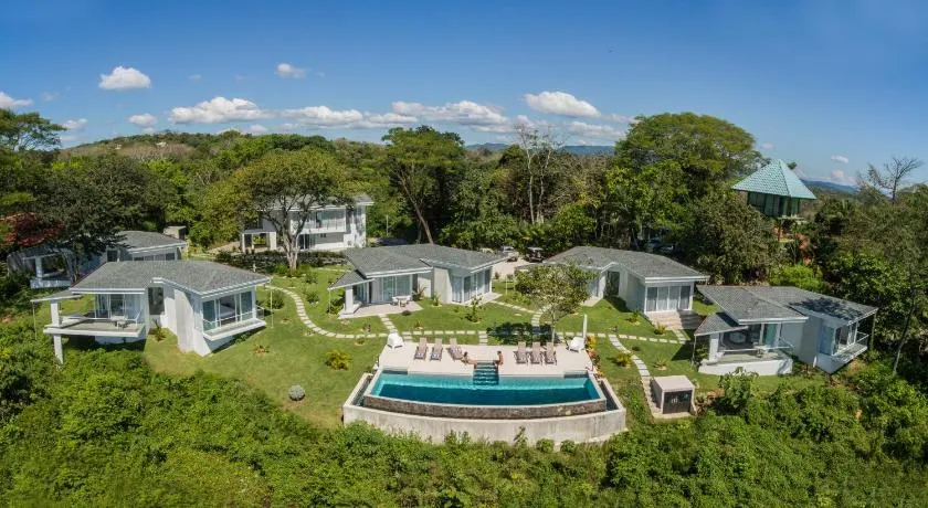 Adeluna Luxury Villas - Image 1