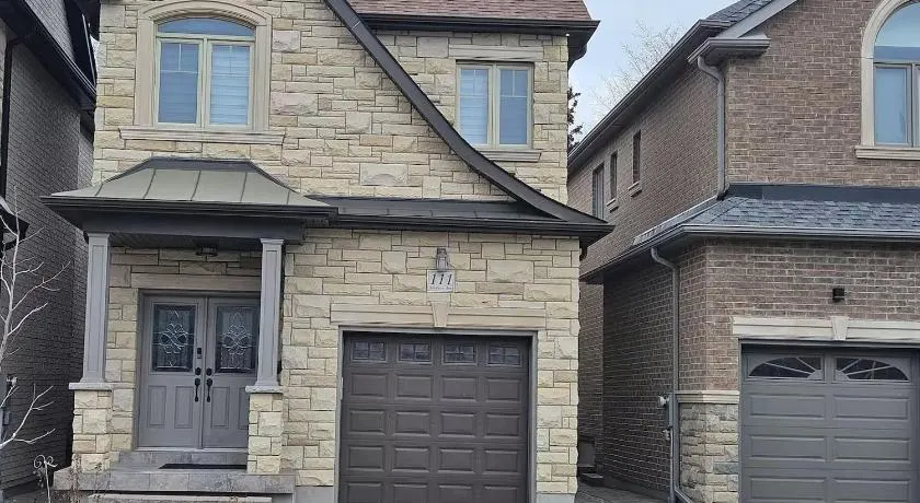 Ensuite in New Home with Parking, Close to Bluffers Park, Lake Ontario, 15 Mins to Downtown - Image 1