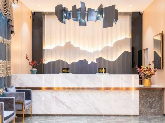 Longfeng Hotel - Image 1