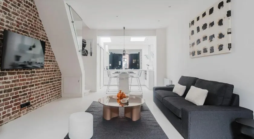 Maison moderne de 3 chambres, proche du tram - Image 1