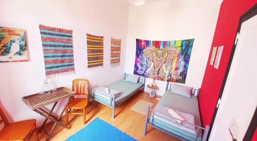Meraki Hostel - Image 1