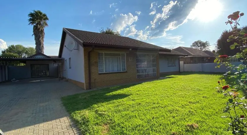 Simbia Contractors Inn - Image 1