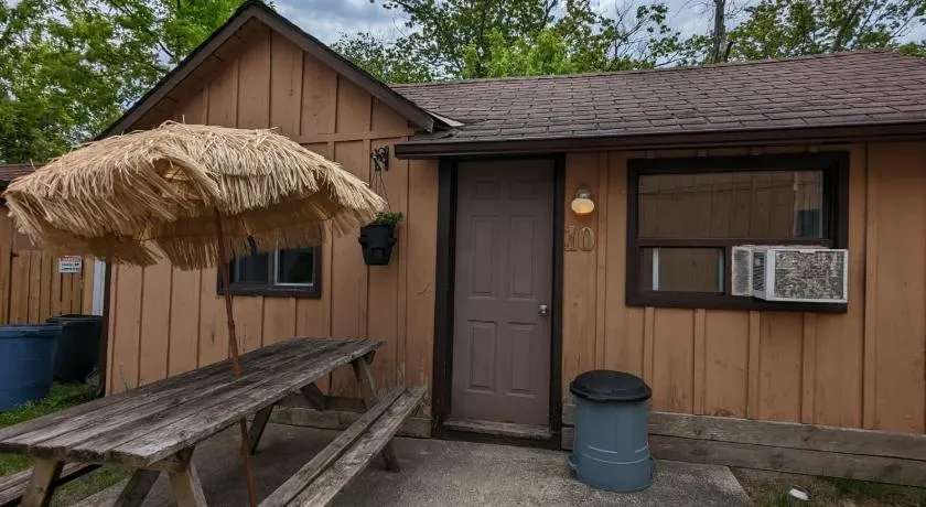 Tiny Wood Cottage 12 - Image 1