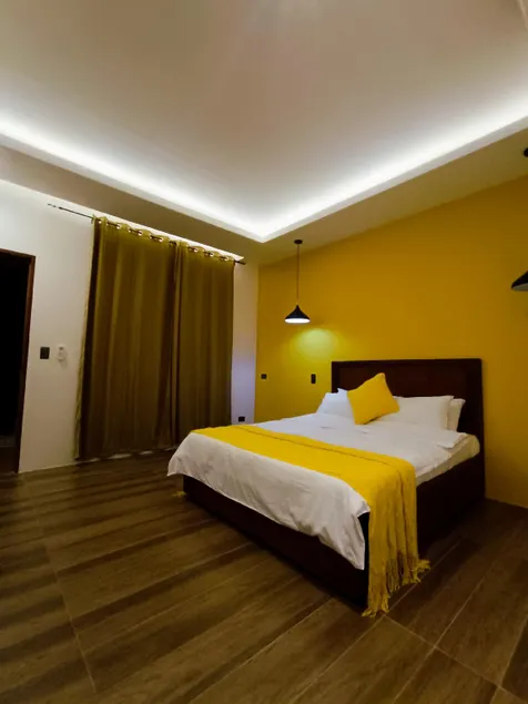 Cosy and Spacious Room and Asian Cuisine - Image 1