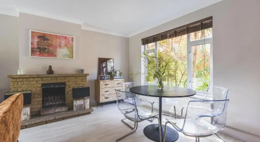 Spacious 3BR Home Huge Garden Free Parking - Image 1