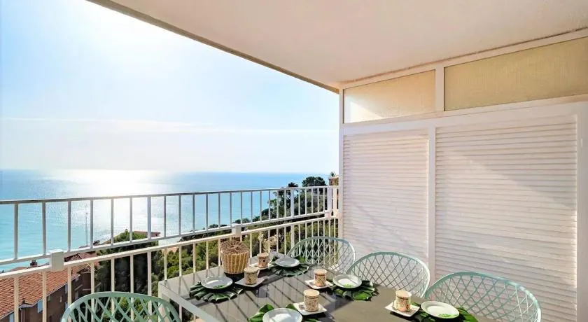 LIANA SEAVIEW & BEACH APARTMENT; 3 bedrooms, 2 bathrooms, balcony, wifi, lift  - Image 1